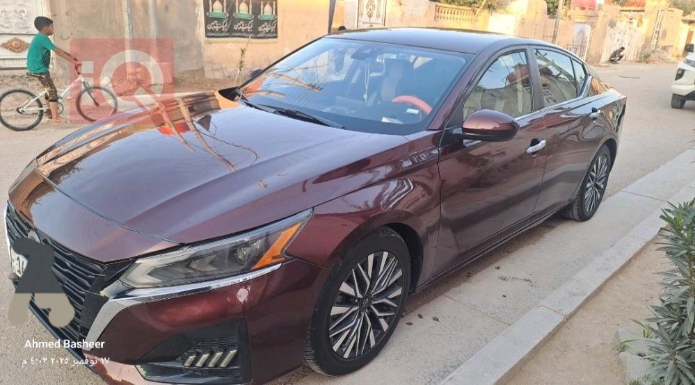 نيسان ألتيما